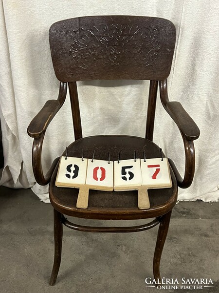 Thonet fa karosszék, 97 x 50 x 59 cm-es méretű. 9057