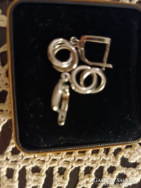 Silver long earrings, very showy piece! 3.5 cm