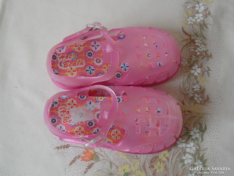 Pink Hot Beach Plastic Baby Sandals (22s)