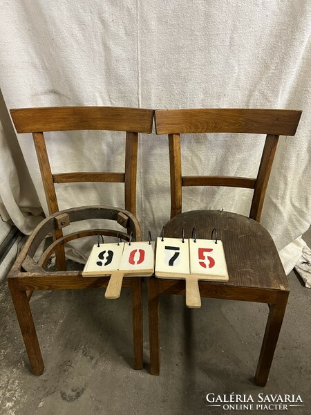 Pair of art deco chairs, size 83 x 40 x 41 cm. 9075