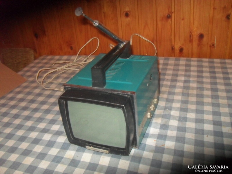 Retro orosz mini TV kék