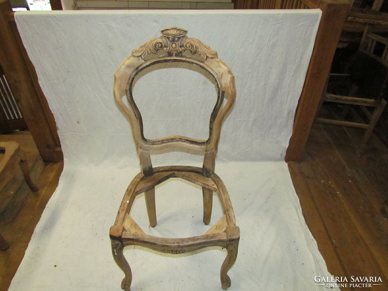 Antique neo-baroque carved chair (polished, restored)
