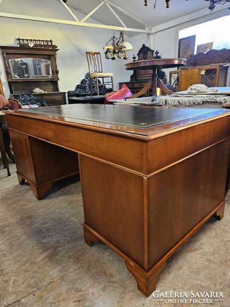 English desk with brown leather top
