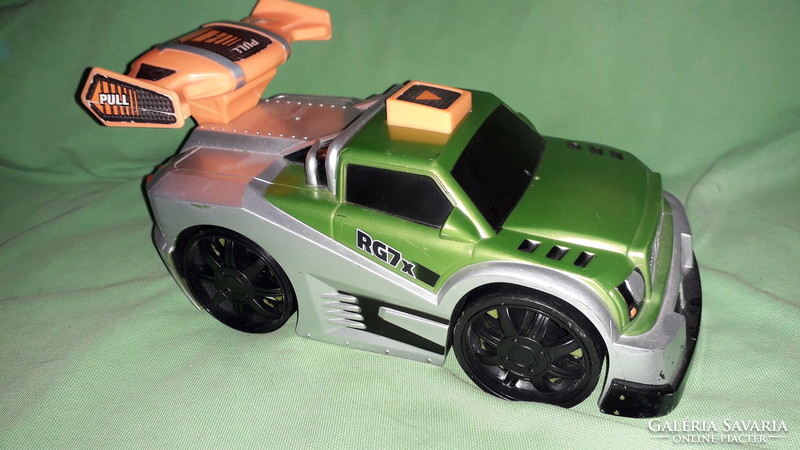 Retro quality toy state interactive self-operating toy sports car 25 cm according to the pictures