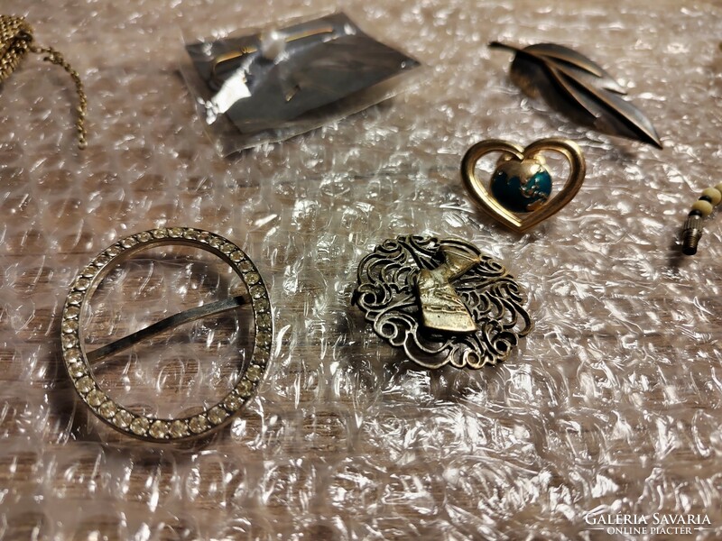 Retro jewelry package, 23 pieces (138)