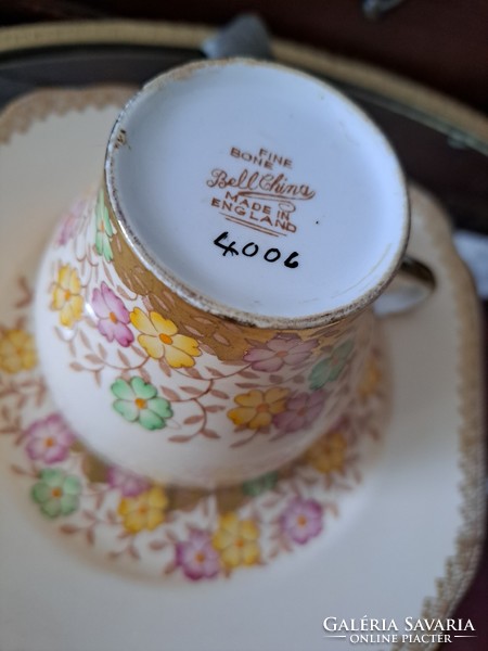 Angol Bell porcelán teáscsésze, süteményes tányérral