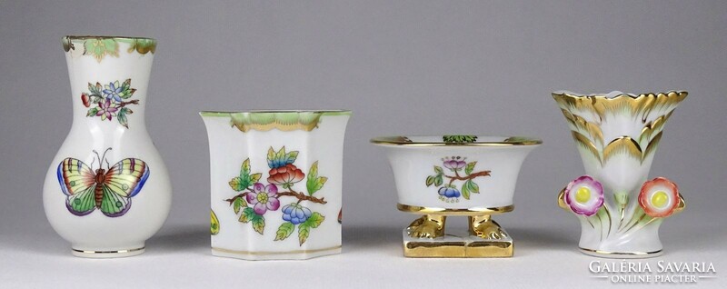 1Q478 4 pieces of Herend porcelain with old damaged Victoria pattern