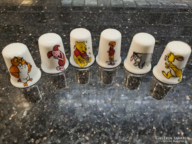 Micimackó és barátai angol porcelán gyűszű kollekció mese Winnie the Pooh