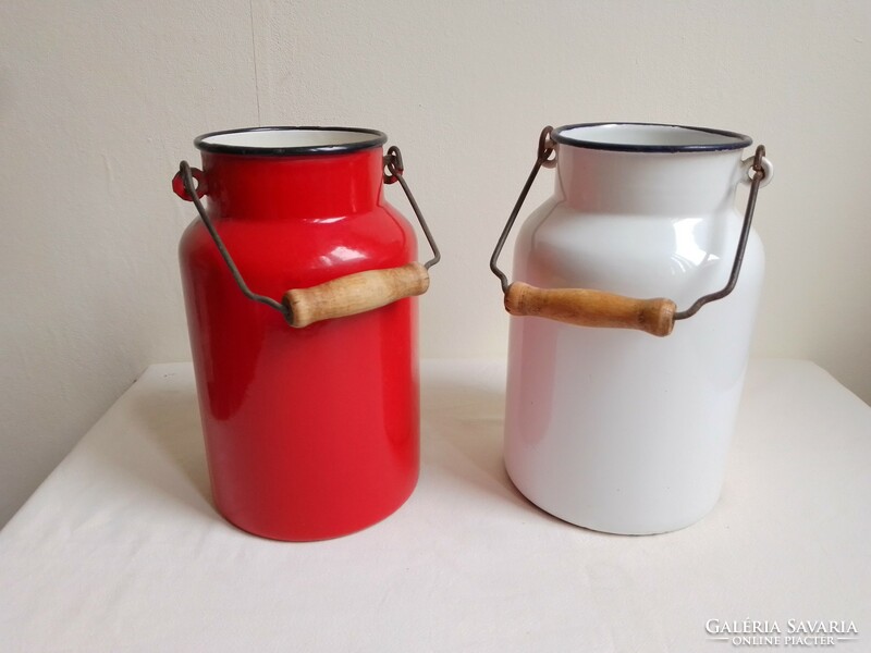Pair of two old enameled milk jugs with red and white wooden handles Budafok 2 l nostalgia kitchen decoration