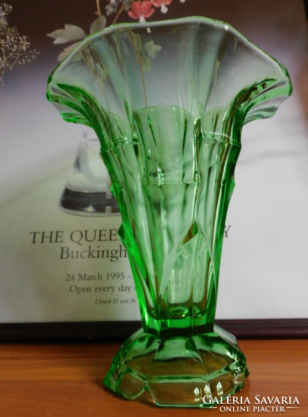 Régi zöld üvegváza 25.5 cm