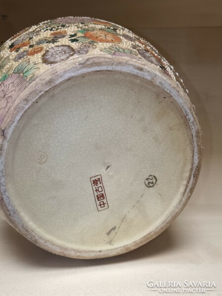 Nagyméretű kézzel festett porcelán berakásos kínai kaspó