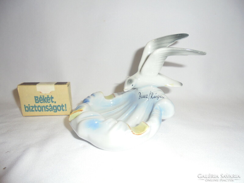 Porcelain ashtray, ashtray with seagull decoration