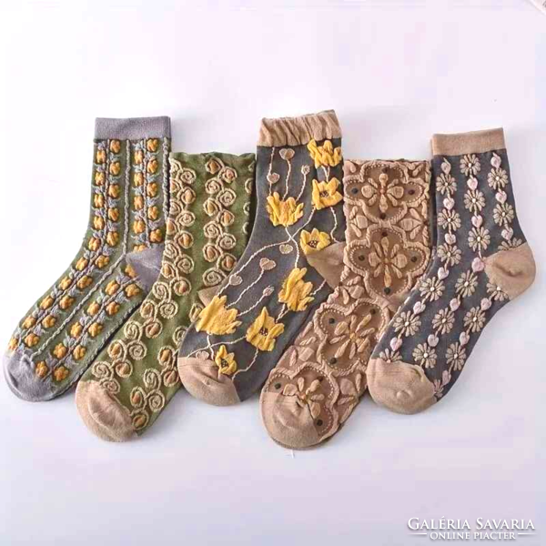 Women's socks with vintage pattern