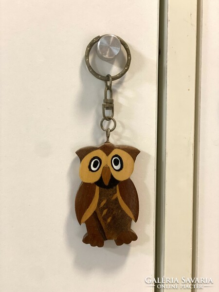 From the owl collection, an old wooden key holder with an owl figure 11 cm