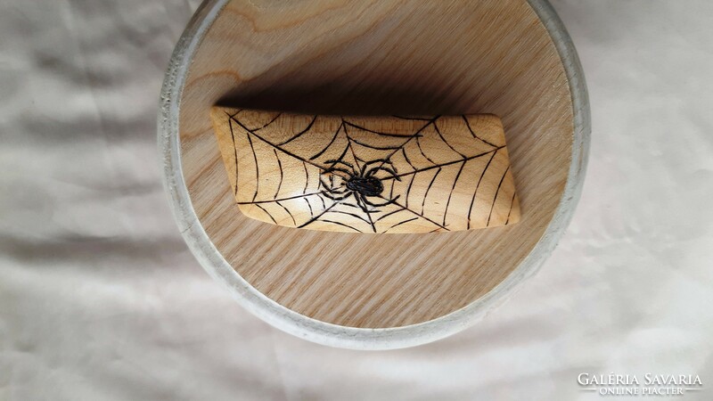 French hair clip decorated with a spider pattern, made of maple wood