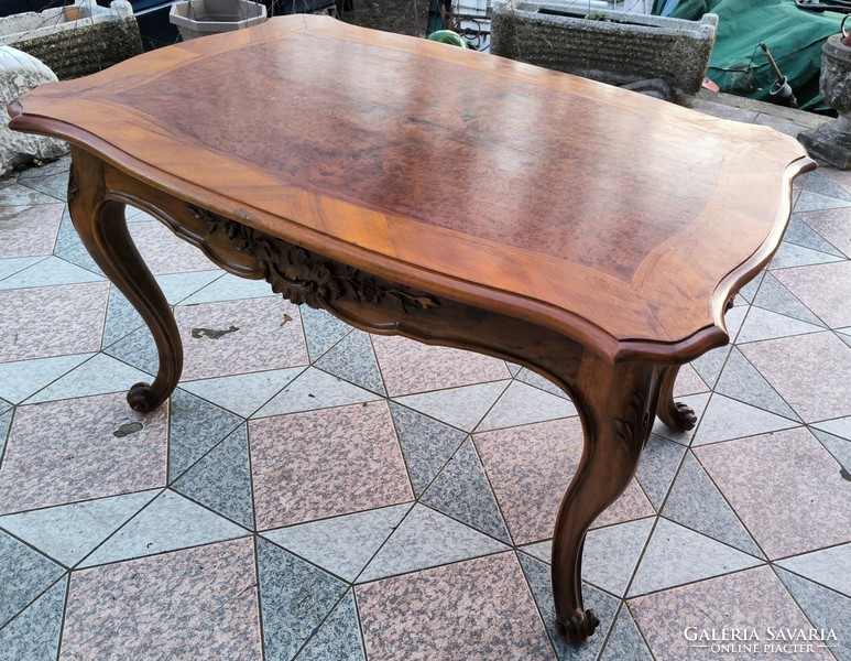 Antik faragott Bécsi Barokk rokokó stílusú dúsan  faragott asztal
