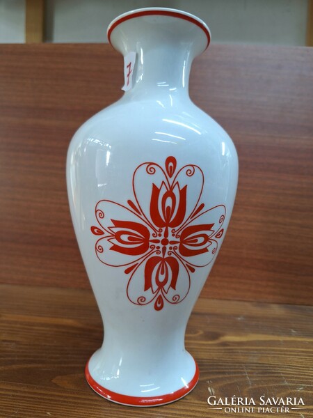 Ritka! Hollóházi porcelán váza ,piros tulipán mintával. 7900-.-Ft
