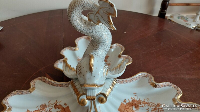Herend Indian basket patterned giant clam with fish