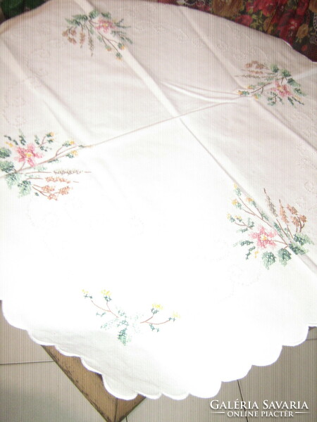 Beautiful elegant baroque pattern cross-stitch embroidery with slinged edge spring floral tablecloth