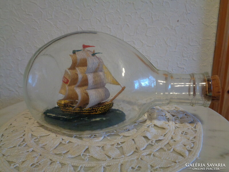 Patience glass with a three-masted sailing ship ..Approximately 25 cm