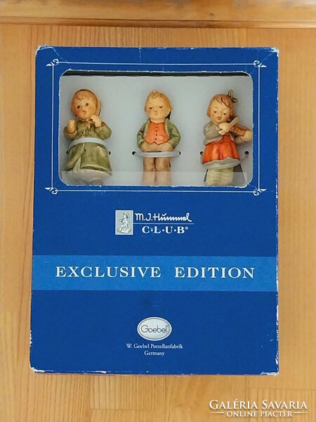 HUMMEL Exclusive Edition-3db-os figura