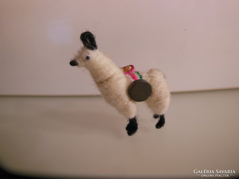 Refrigerator magnet - llama - real fur - 6 x 5 x 2 cm - 3 d - retro - Austrian - perfect