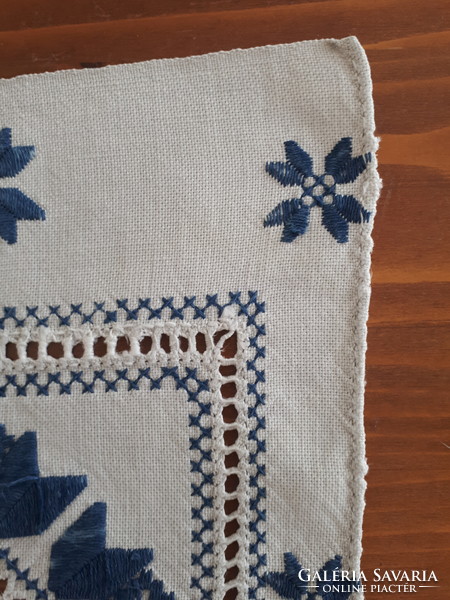 Antique tablecloth made with the Toledo technique, medium size