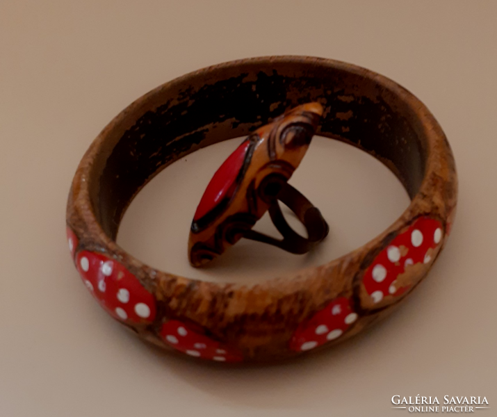 Wooden bracelet made with retro handwork, adjustable size wooden ring to match