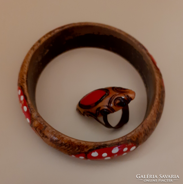 Wooden bracelet made with retro handwork, adjustable size wooden ring to match