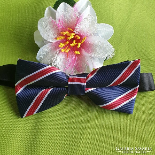Wedding nyk37 - white-red striped, dark blue taffeta bow tie 60x120mm