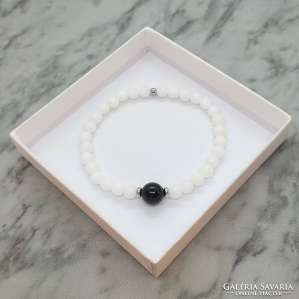 Jade and onyx mineral bracelet with stainless steel spacer