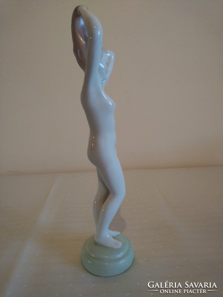 Aqvincum porcelán, női álló akt
