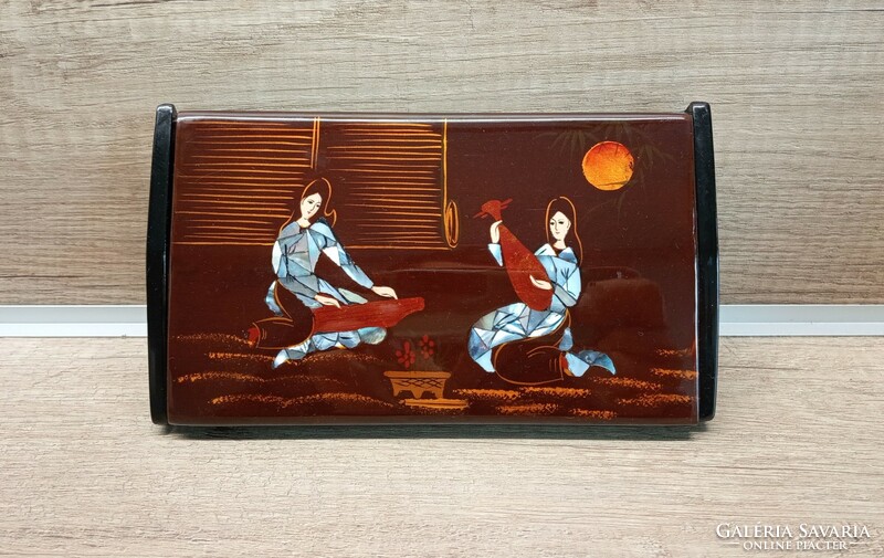 Japanese lacquer box. French art deco style.