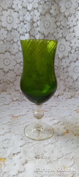 Zöld nagy méretű talpas üveg pohár, kehely