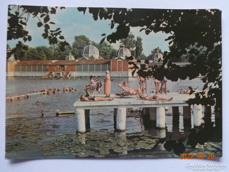 Régi képeslap: Hévíz-gyógyfürdő - tó a fürdőházzal (1965)