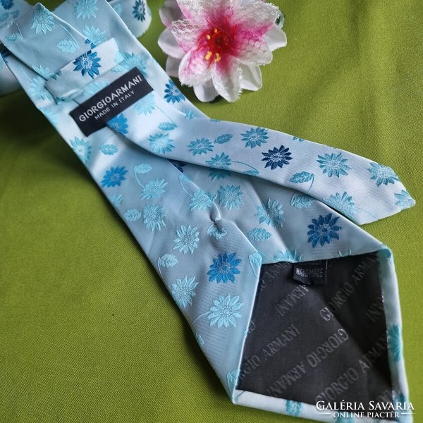ESKÜVŐ NYK43 - Világoskék alapon hímzett virágos selyem nyakkendő