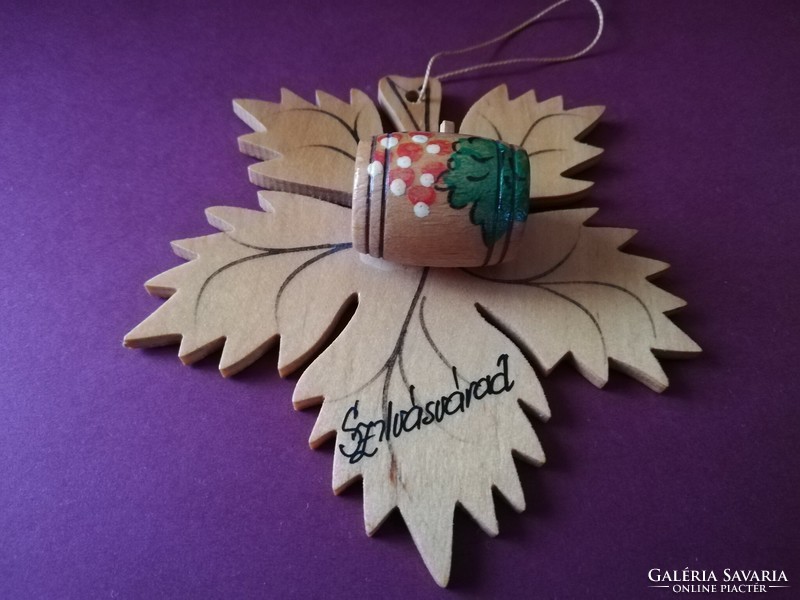 Szilvásvárad souvenir in the shape of a tree, leaf