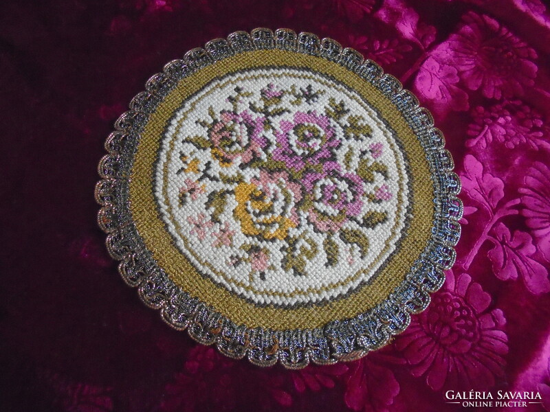 Tapestry placemat, table decoration dia. 18 Cm.