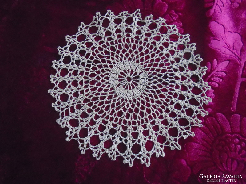 Crochet lace tablecloth 12 cm.
