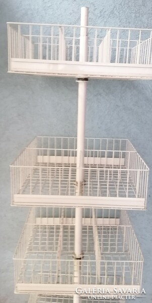 Rotatable rolling stand with basket