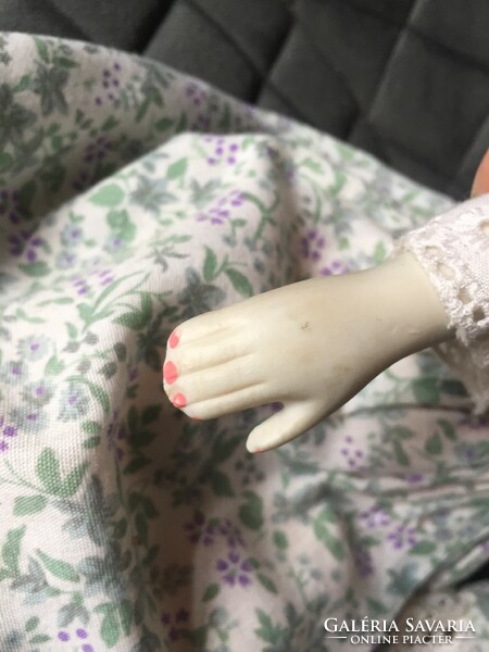 Régi, vintage porcelánbaba, porcelánfebű baba egy egy picike baba egyben-sajnos sérült