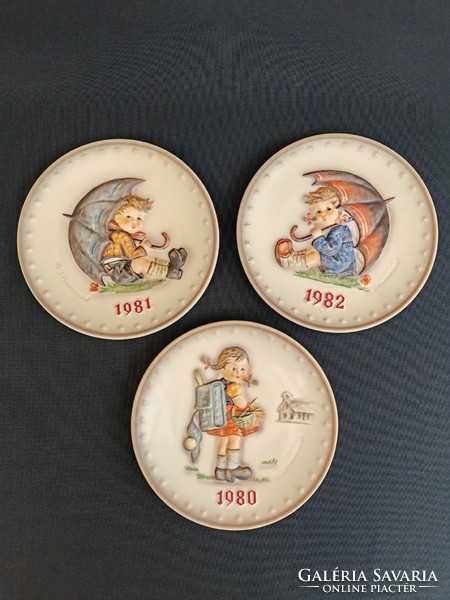 Hummel 3-piece wall plate collector's collection!