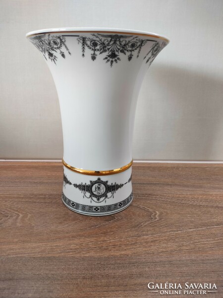 Hollóháza vase with Greek pattern