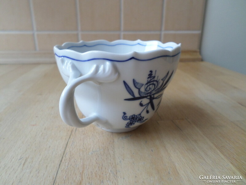 Antique Meissen onion pattern larger porcelain cup with sword mark