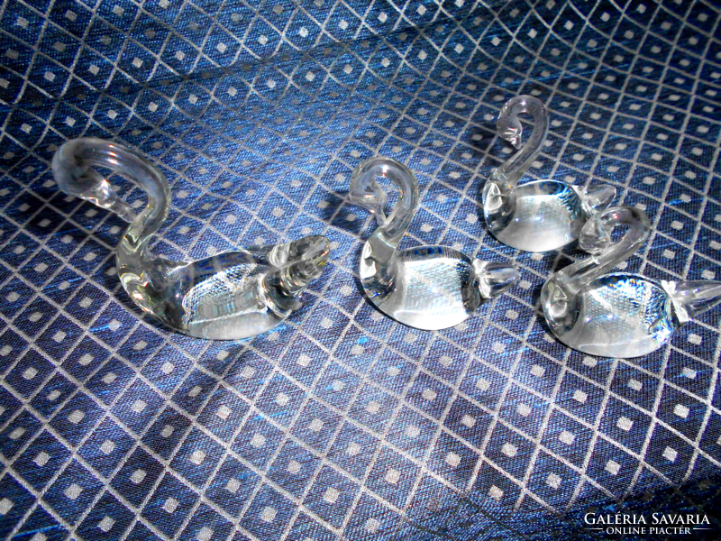 4 handmade solid glass swans with three small chicks-- the price applies to 4 pieces (3+1)