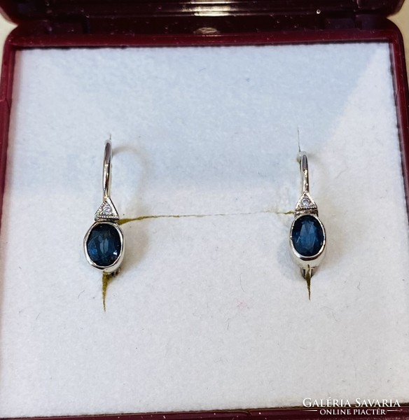 Vintage 14 karátos fehérarany fülbevaló,valódi kék zafirral és gyémántal!