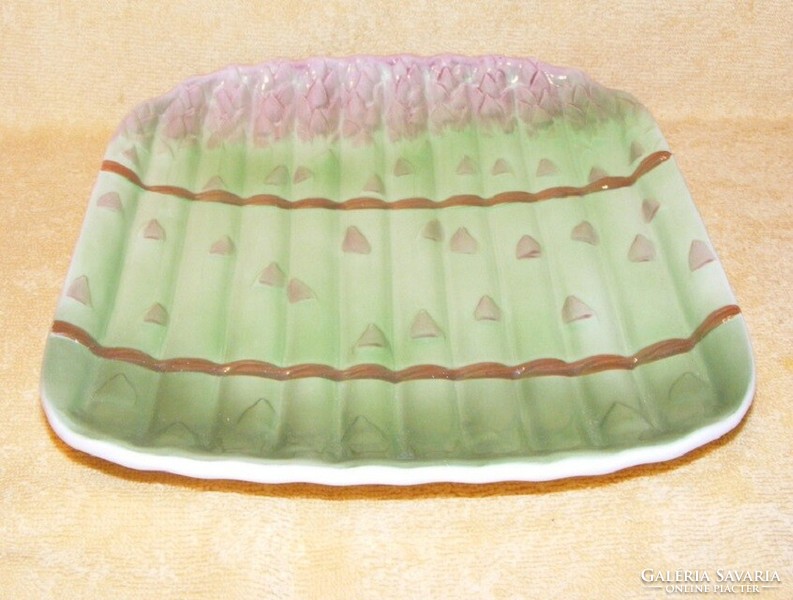 Asparagus-shaped porcelain tray