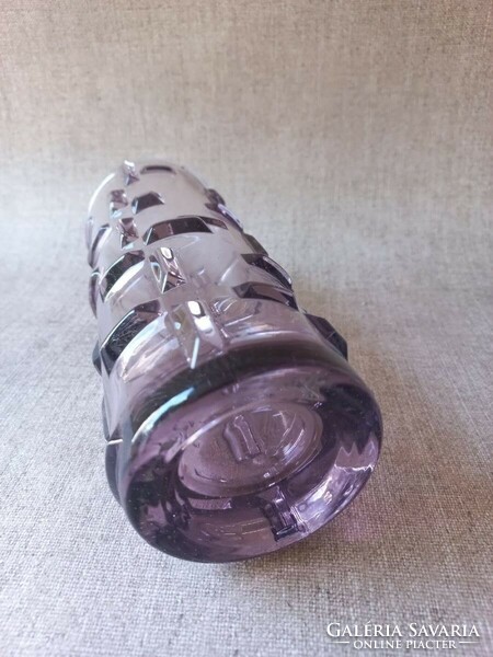 Retro vagy antik art deco lila üveg váza