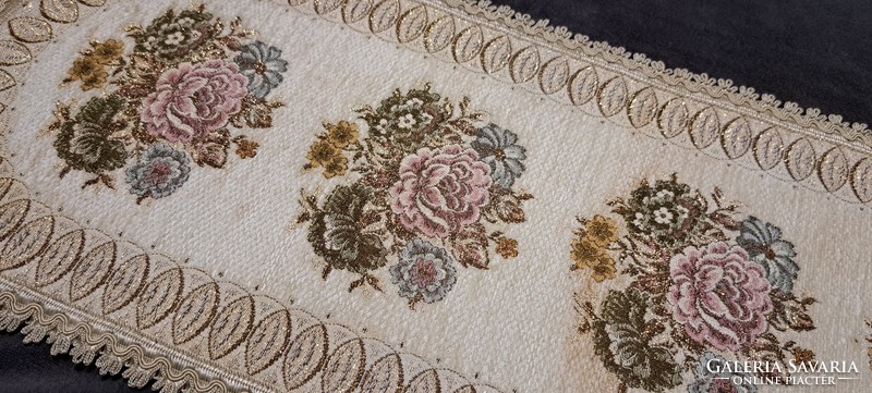 Old oval velvet tapestry tablecloth (l4491)