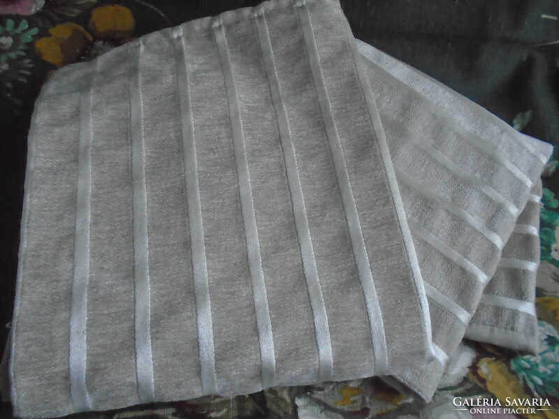 New, 2 pcs. Elegant cushion cover. 42 X 42 cm.
